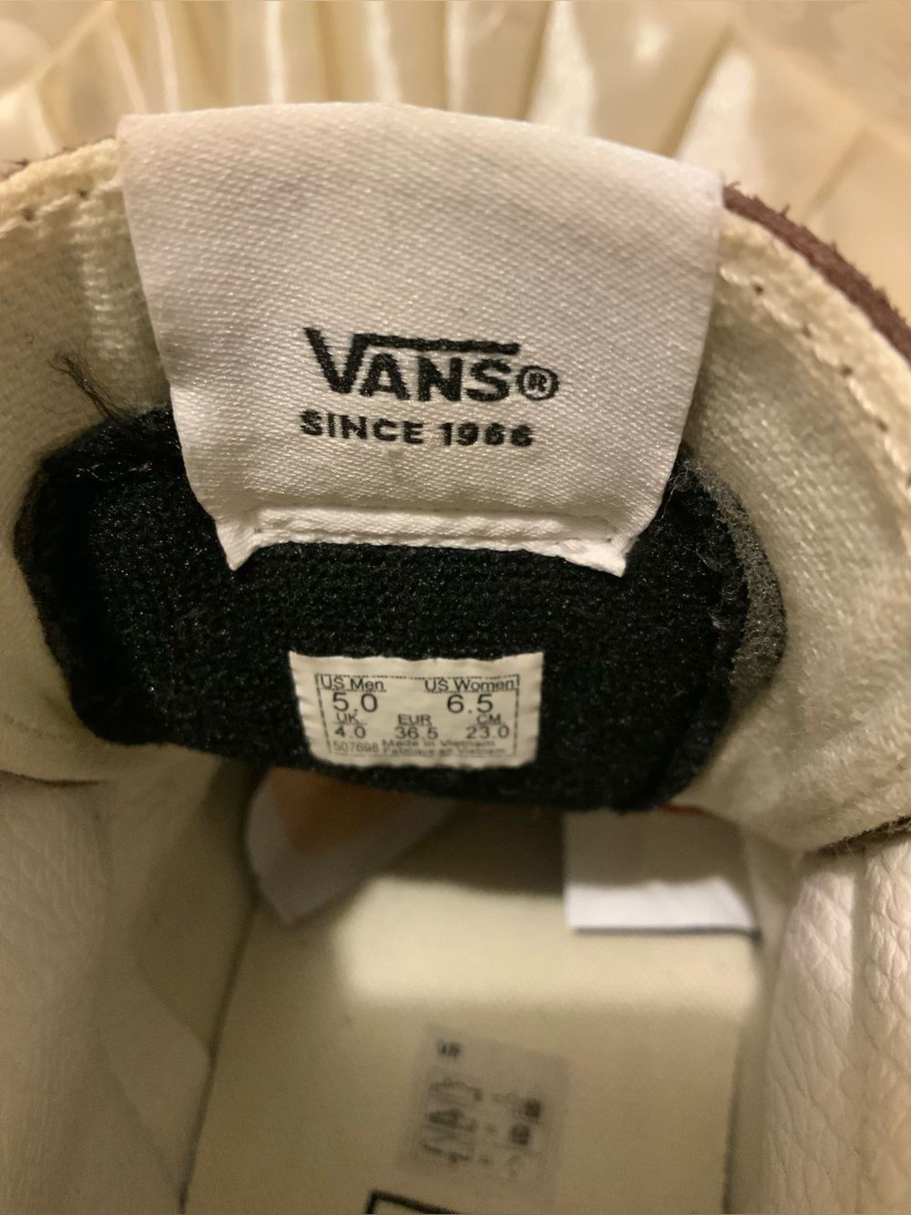 VANS - Picture 8 of 11